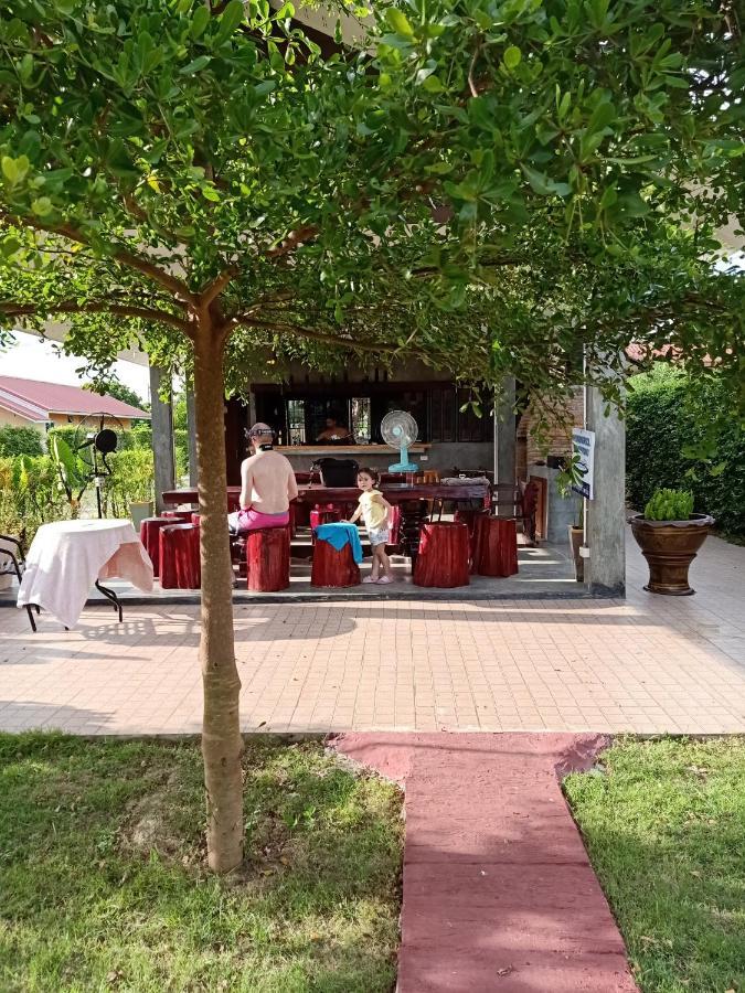 Relax Garden House Hotel Chiang Mai Exterior foto
