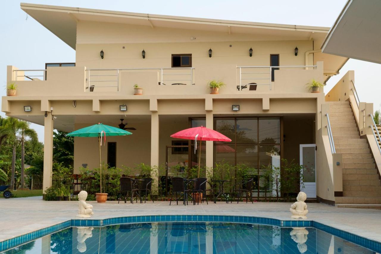 Relax Garden House Hotel Chiang Mai Exterior foto
