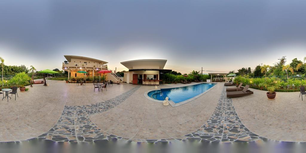 Relax Garden House Hotel Chiang Mai Exterior foto