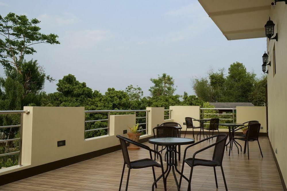 Relax Garden House Hotel Chiang Mai Exterior foto